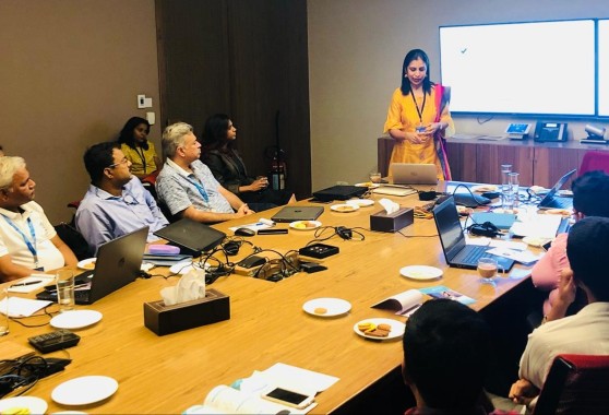 Dr. Aparna Govil Bhasker conducted a very important session with the under-writers of the insurance company - Reliance Health (2)