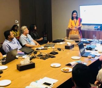 Dr. Aparna Govil Bhasker conducted a very important session with the under-writers of the insurance company - Reliance Health (2)